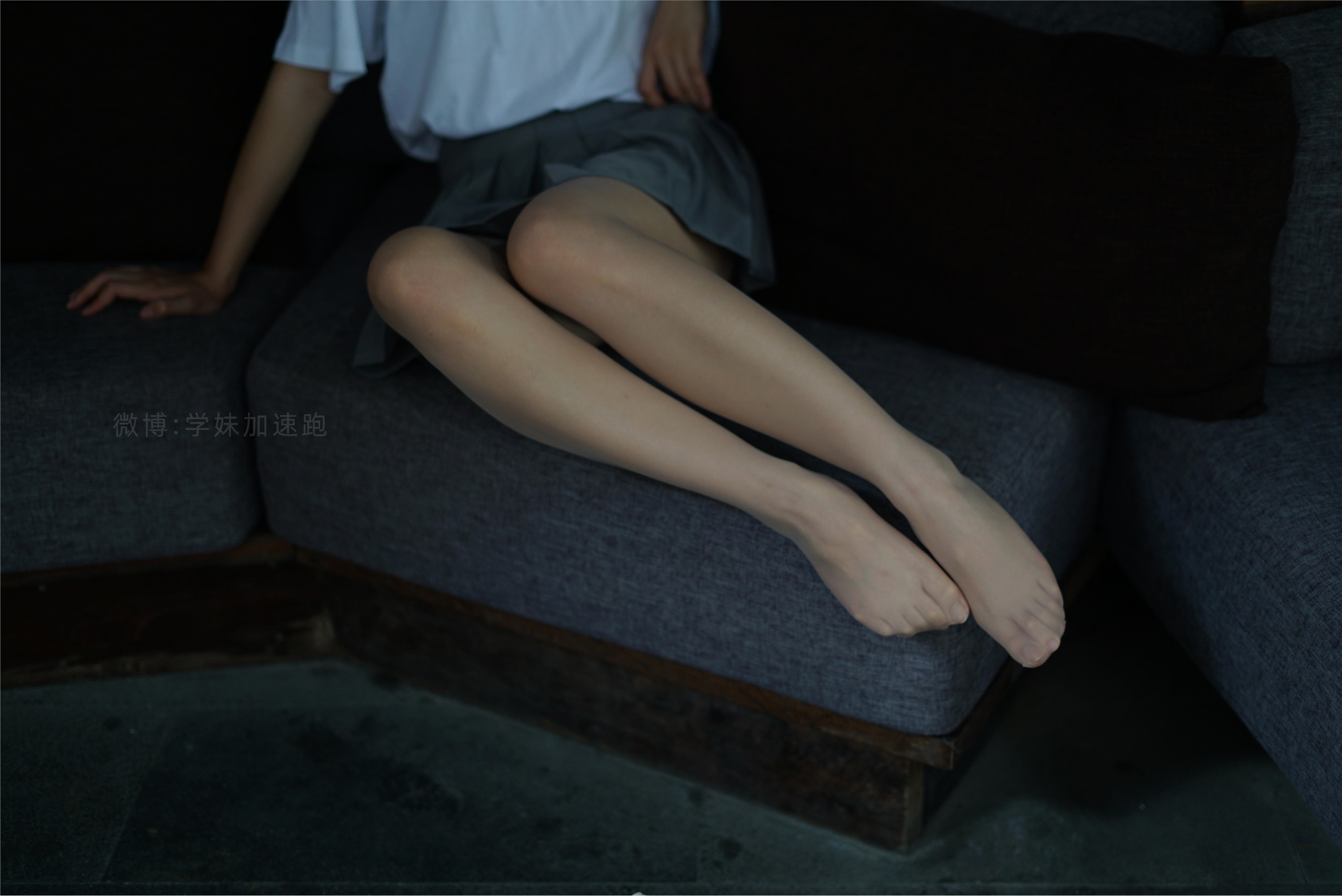 学妹加速跑 XM053《灰裙下的丝-玲玲》